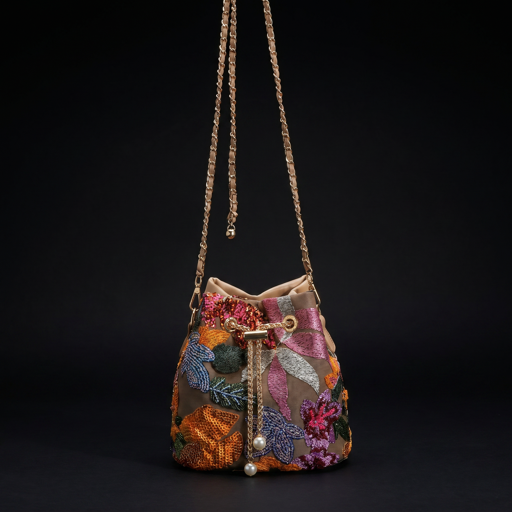 Nora Bucket Bag